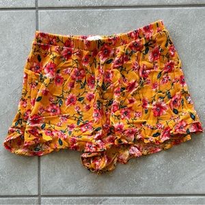 Full Tilt Orange & Pinkish Red Floral Ruffled High Waisted Elastic Shorts Size M